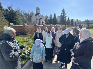 Дети из социально-реабилитационного центра посетили Оптину Пустынь
