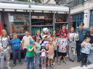 Юные герои в гостях у пожарных: проект &laquo;Город, в котором я умею жить&raquo; продолжает экскурсии. 