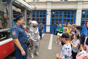 Юные герои в гостях у пожарных: проект &laquo;Город, в котором я умею жить&raquo; продолжает экскурсии. 