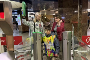 Дети с ментальными нарушениями вышли на реальные станции московского метрополитена, чтобы закрепить изученные алгоритмы поведения на практике.